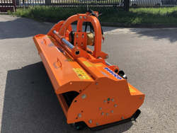 slagleklipperen betepusder med justerbar sideforskydning for traktorer toro 240