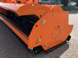 slagleklipperen betepusder med justerbar sideforskydning for traktorer toro 240