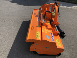 slagleklipperen betepusder med justerbar sideforskydning for traktorer toro 240