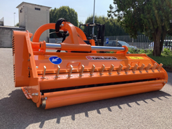 slagleklipperen betepusder med justerbar sideforskydning for traktorer toro 200