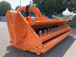 slagleklipperen betepusder med justerbar sideforskydning for traktorer toro 200