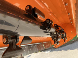 slagleklipperen betepusder med justerbar sideforskydning for traktorer toro 200