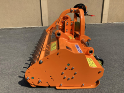 slagleklipperen betepusder med justerbar sideforskydning for traktorer toro 200