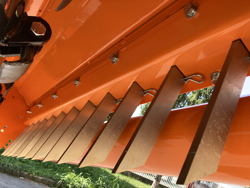 slagleklipperen betepusder med justerbar sideforskydning for traktorer toro 220