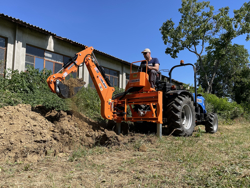 universal bagmontered rendegraver med skovl til traktor mod drs 2000t