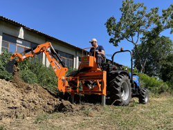 universal bagmontered rendegraver med skovl til traktor mod drs 2000t