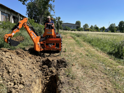 universal bagmontered rendegraver med skovl til traktor mod drs 2000t