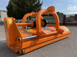 slagleklipper med justerbar sideforskydning for traktorer med 50 100hk grizzly 160