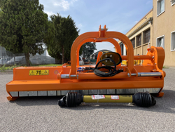 slagleklipper med justerbar sideforskydning for traktorer med 60 100hk grizzly 200