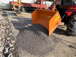 manual transport skovl med dump for traktor bucket 140 l