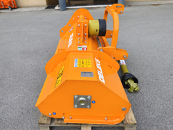 slagleklipperen 140cm betepudser med justerbar sideforskyvning til traktorer med 30 60hk lincione 140 sp