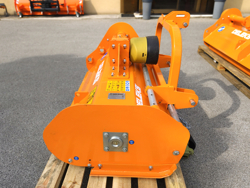 slagleklipperen 120cm betepudser med justerbar sideforskyvning til traktorer med 30 60hk lincione 120 sp