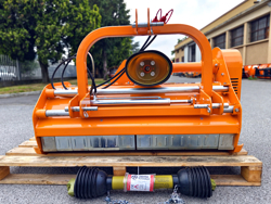 slagleklipperen 120cm betepudser med justerbar sideforskyvning til traktorer med 30 60hk lincione 120 sph