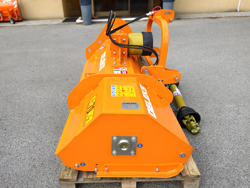 slagleklipperen 160cm betepudser med justerbar sideforskyvning til traktorer med 40 60hk lincione 160 sph