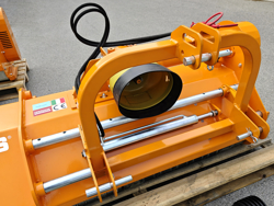 slagleklipperen 160cm betepudser med justerbar sideforskyvning til traktorer med 40 60hk lincione 160 sph