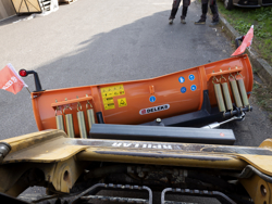 snow plow for up to 3 0 ton skid steer loaders ln 220 m